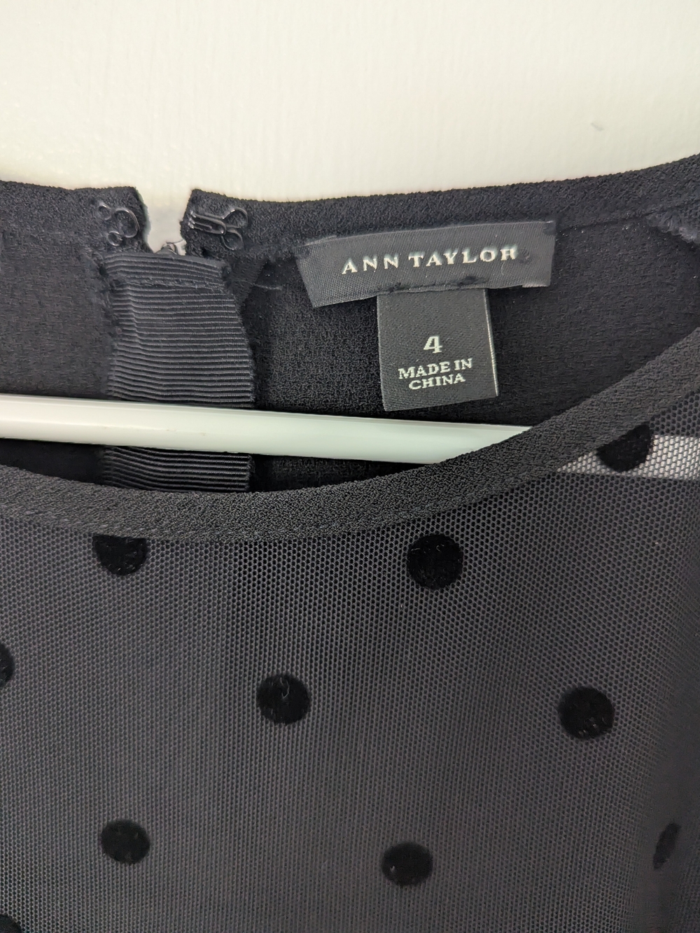 Ann Taylor Peplum Blouse Size 4 Black Polka Dot Mesh Sleeve Zip Back Top - Picture 2 of 12